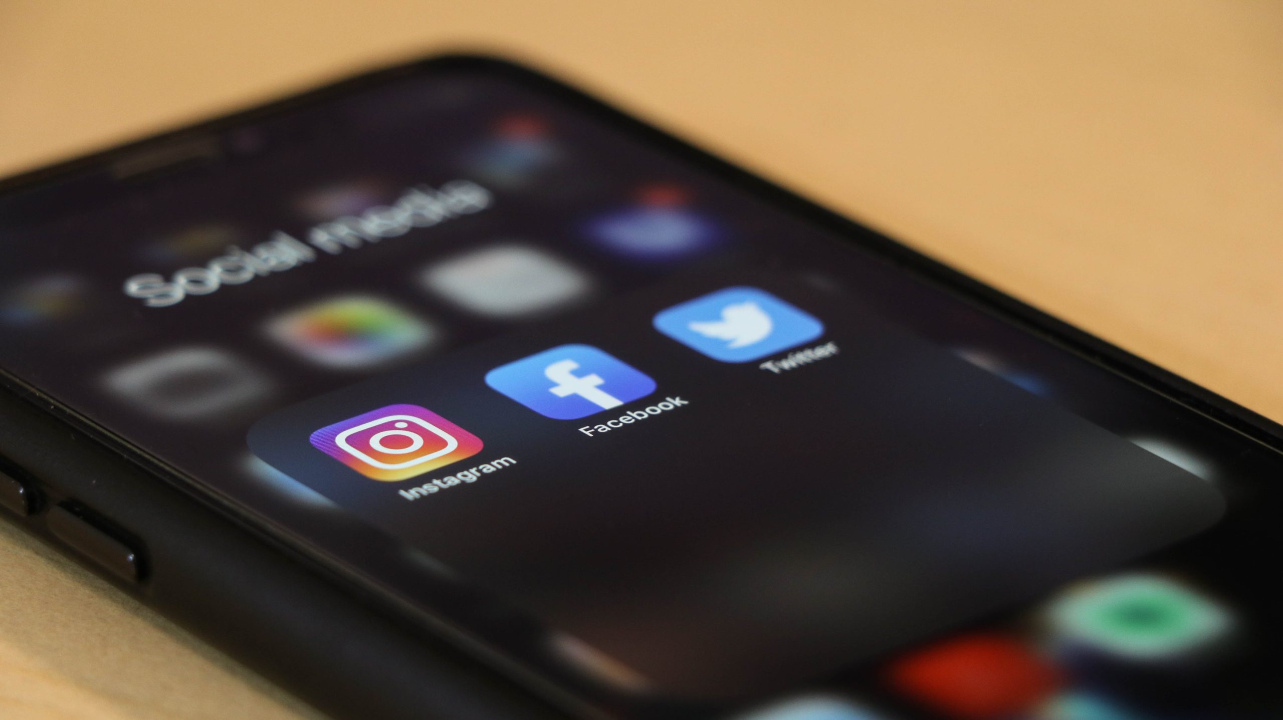 The Pros and Cons of Using Social Media for your Business
